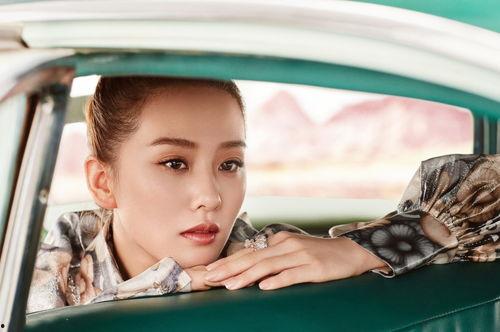 娱乐大爆料封面图,封面图揭秘明星幕后故事  第2张